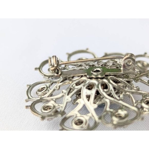 Vintage 1960s Round Silver Brooch Light Blue Rhinestone Circle Pin Flower Petals - Picture 5 of 6